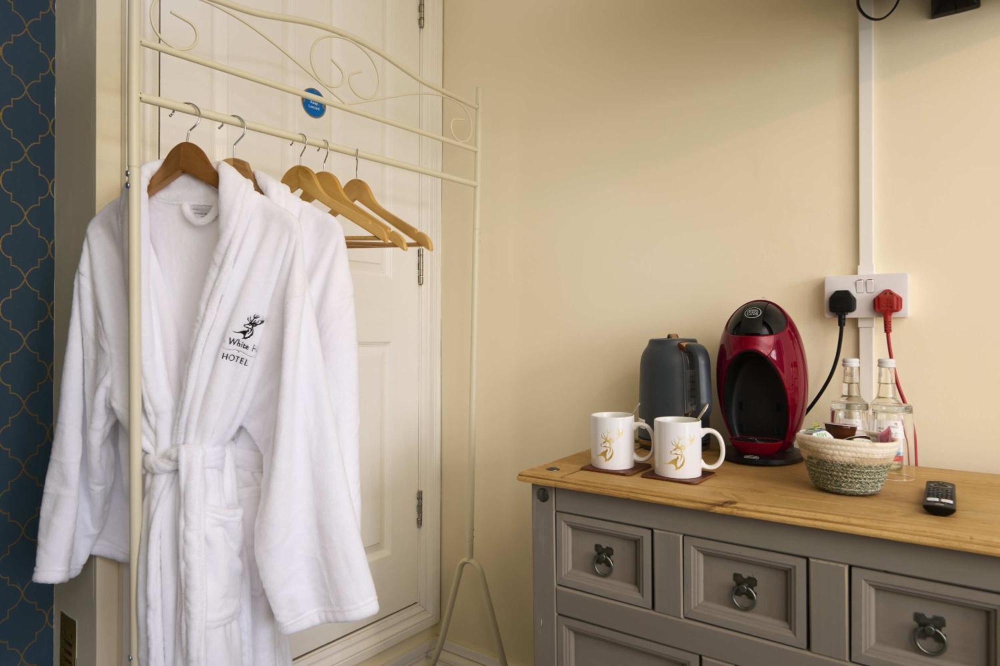 The White Hart Hotel Modbury Luaran gambar